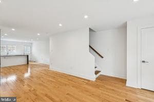 436 Brown Street photo 7