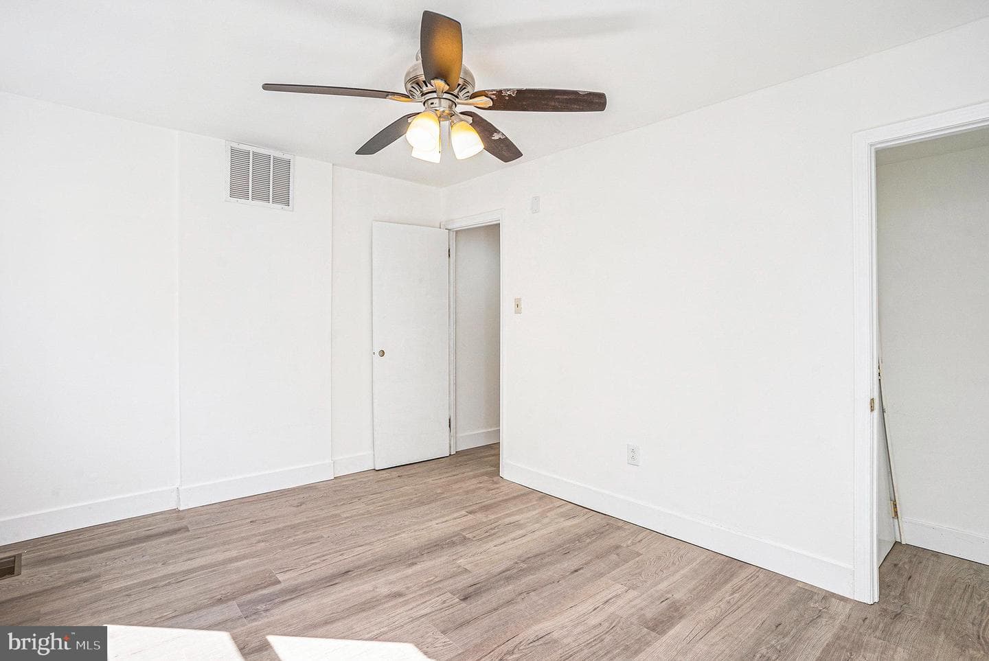 1260 N Newkirk Street photo 15