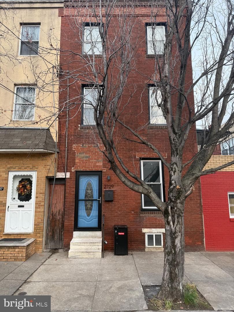 2729 E Cambria Street