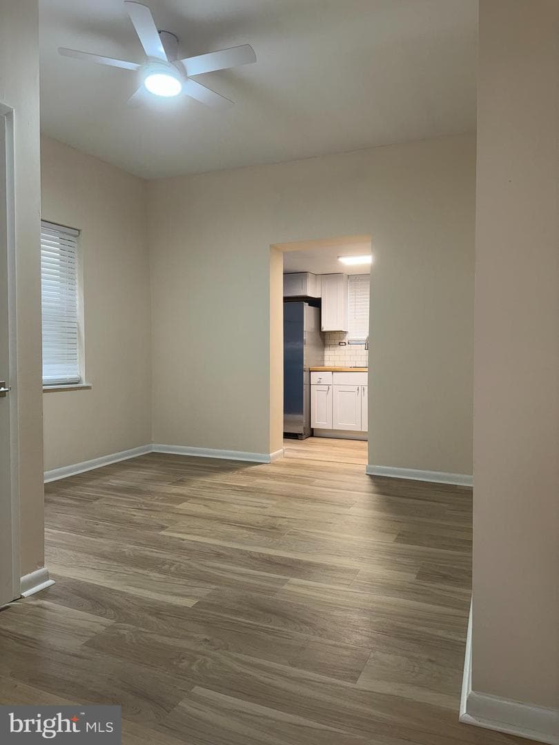 2729 E Cambria Street photo 10