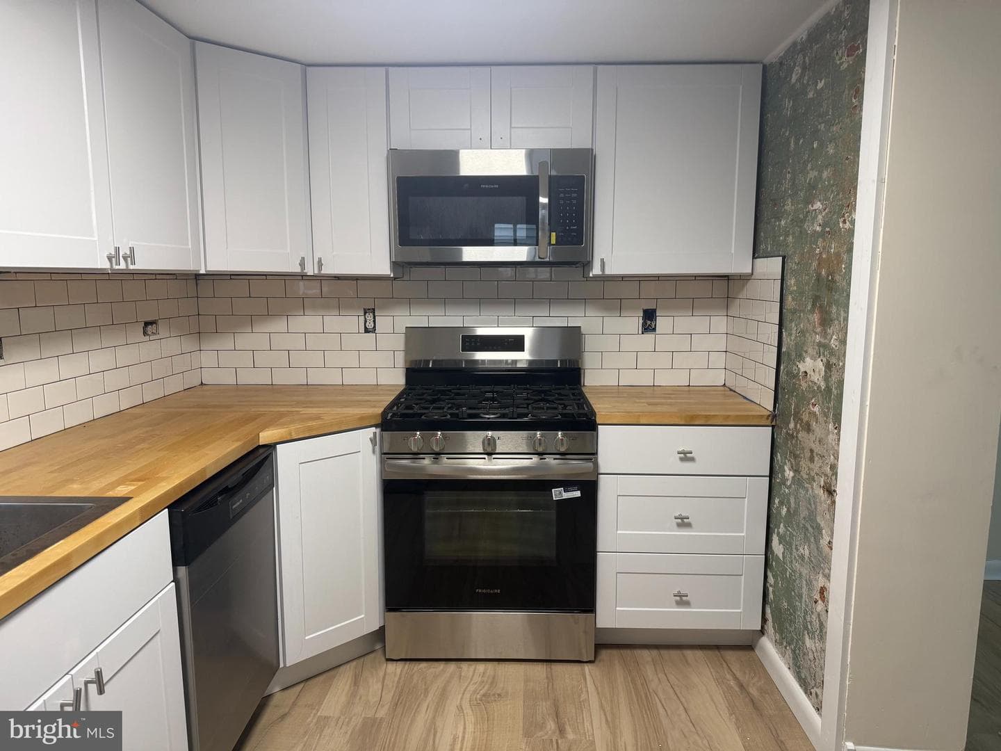 2729 E Cambria Street photo 12