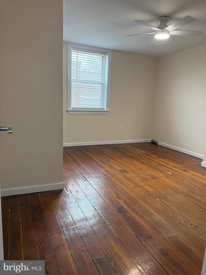 2729 E Cambria Street photo 22