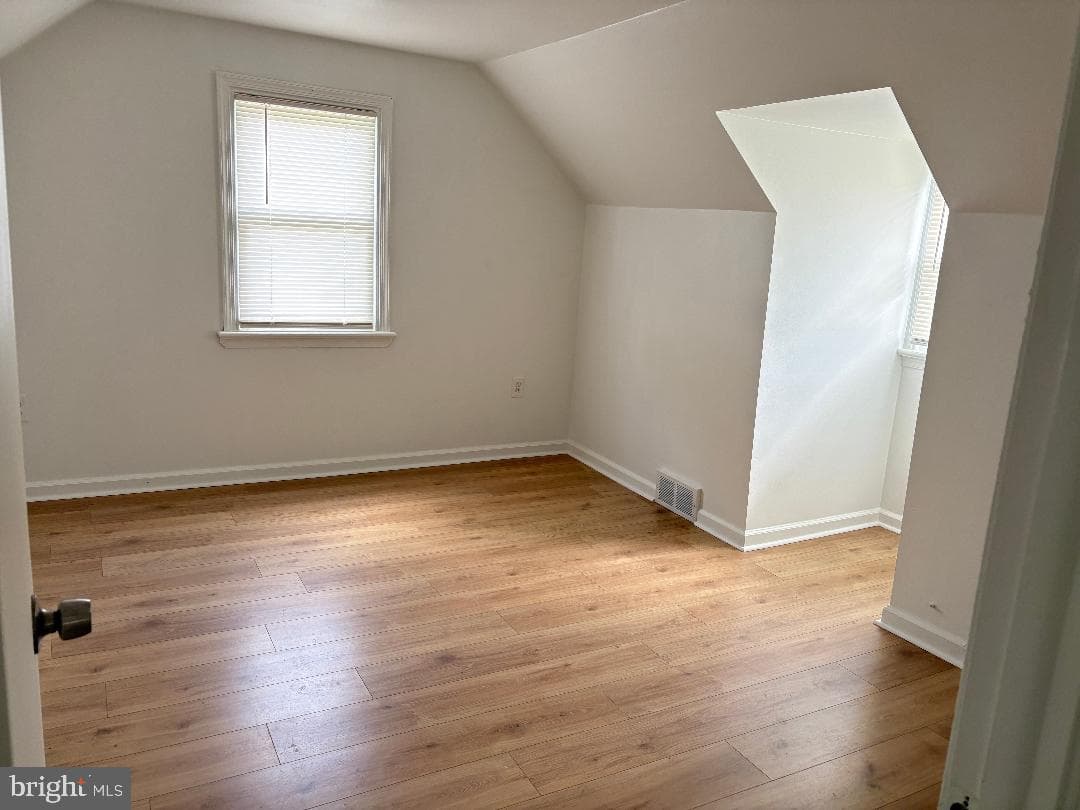 120 Overhill Avenue photo 21