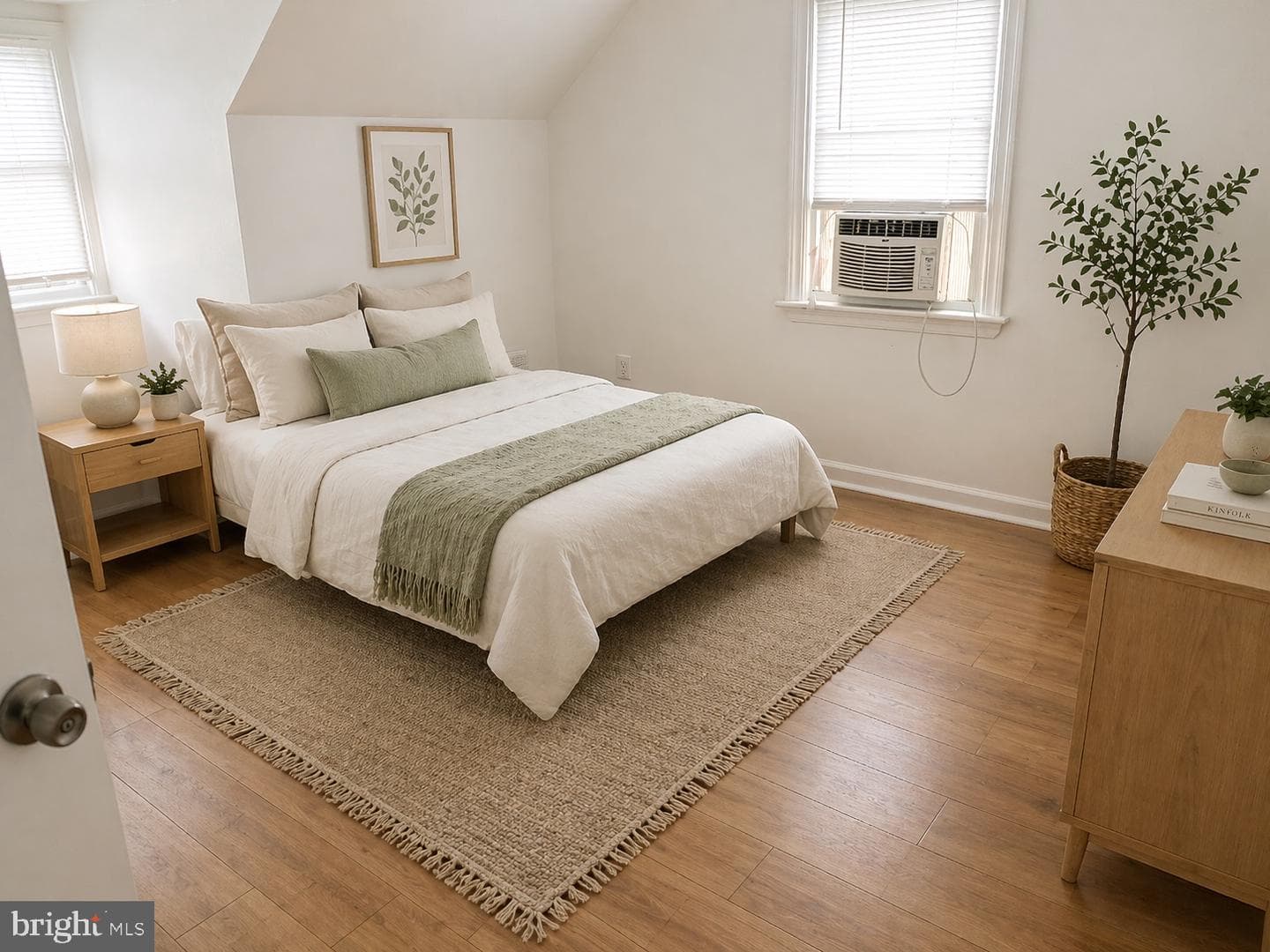 120 Overhill Avenue photo 24