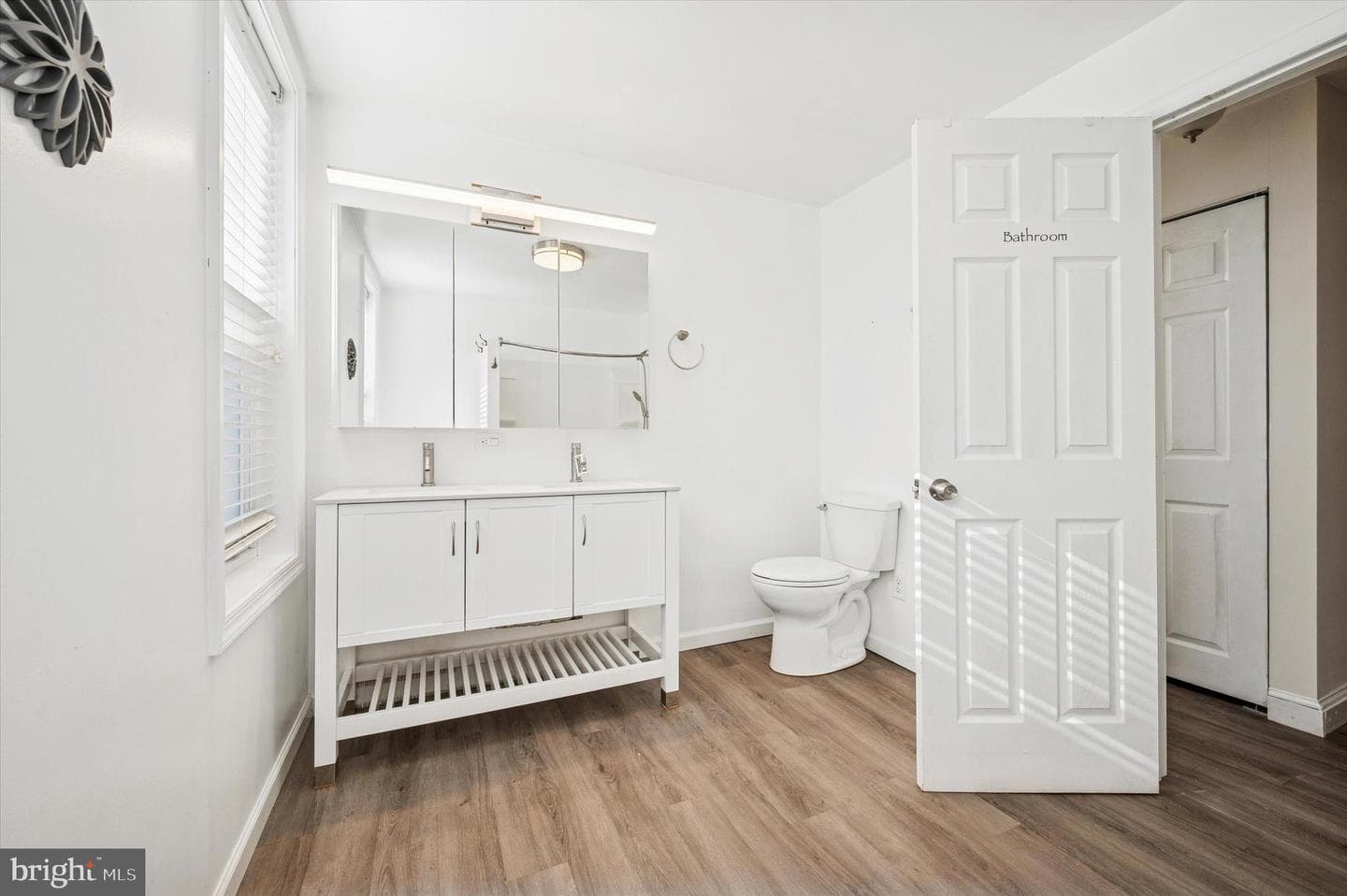 2038 Fairmount Avenue photo 10