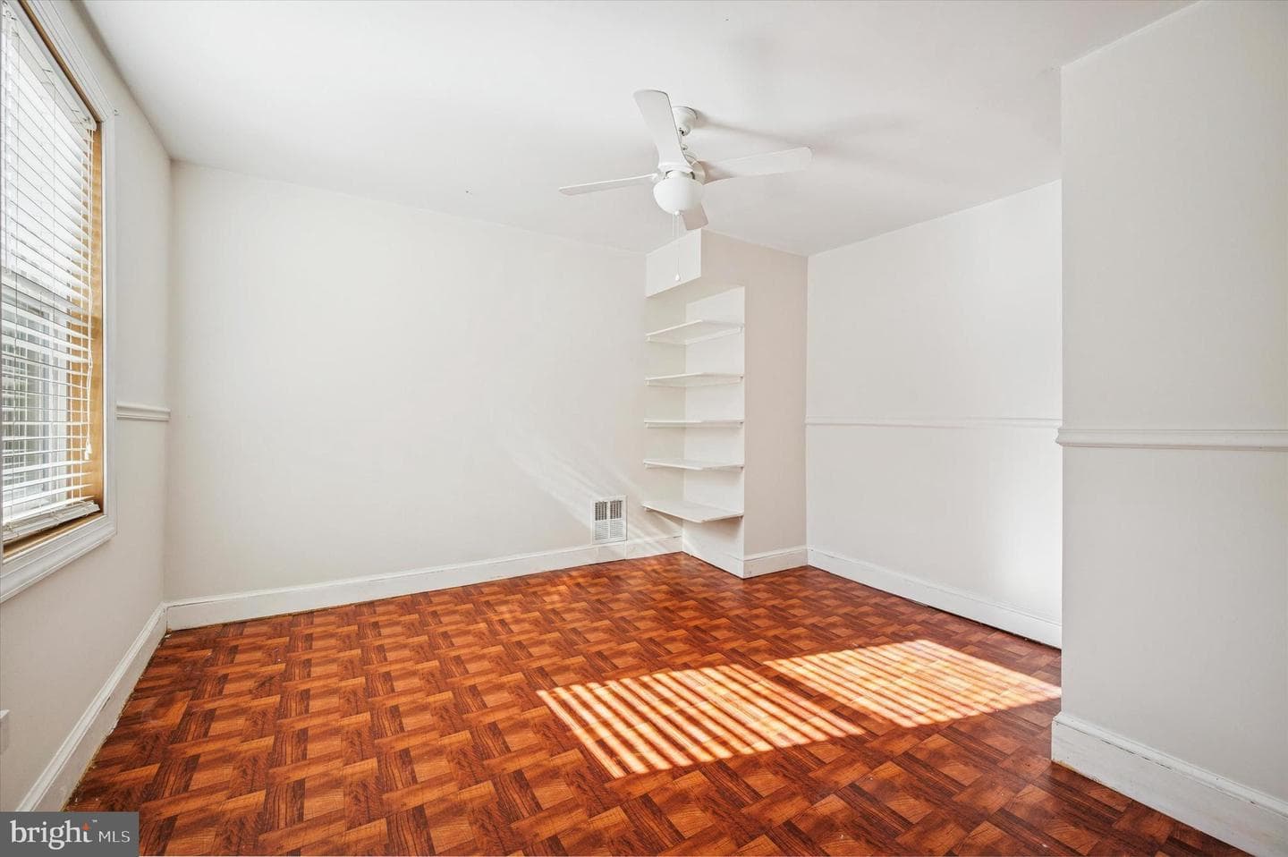 2038 Fairmount Avenue photo 13
