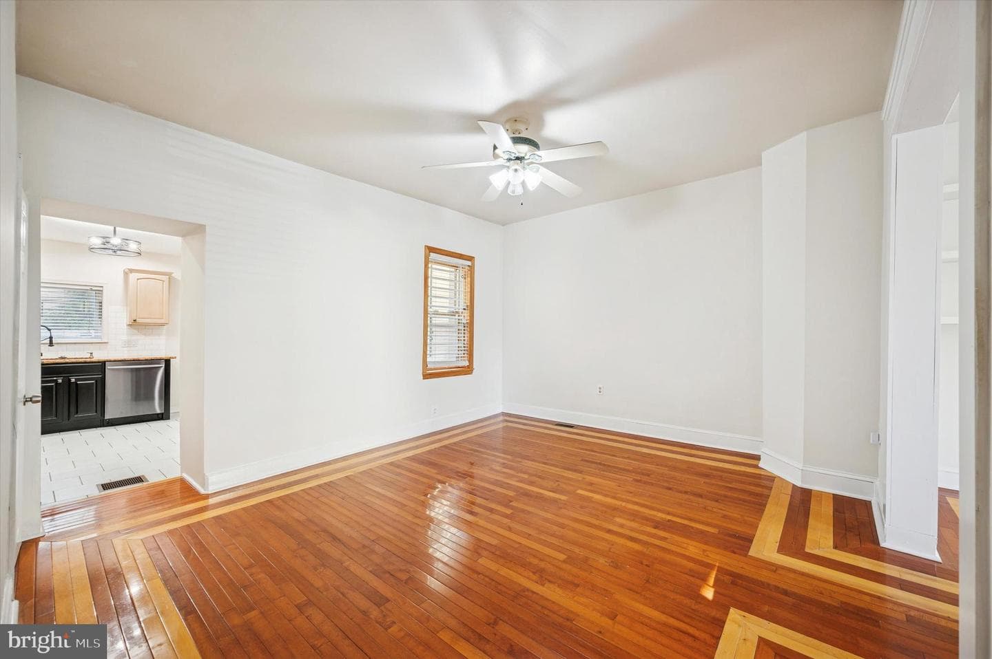 2038 Fairmount Avenue photo 5