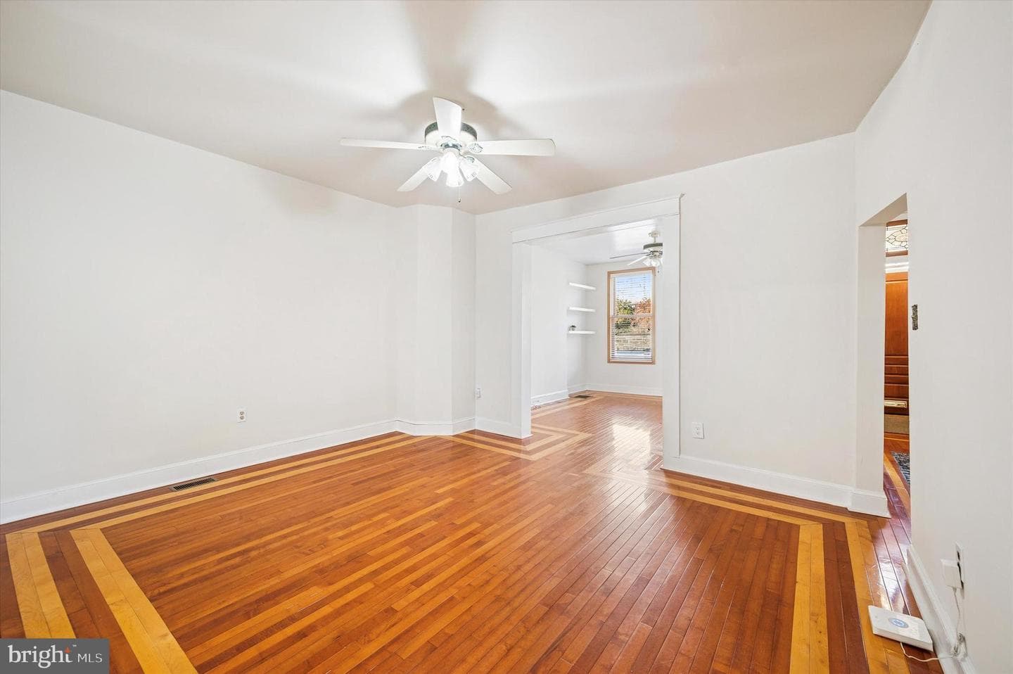 2038 Fairmount Avenue photo 6
