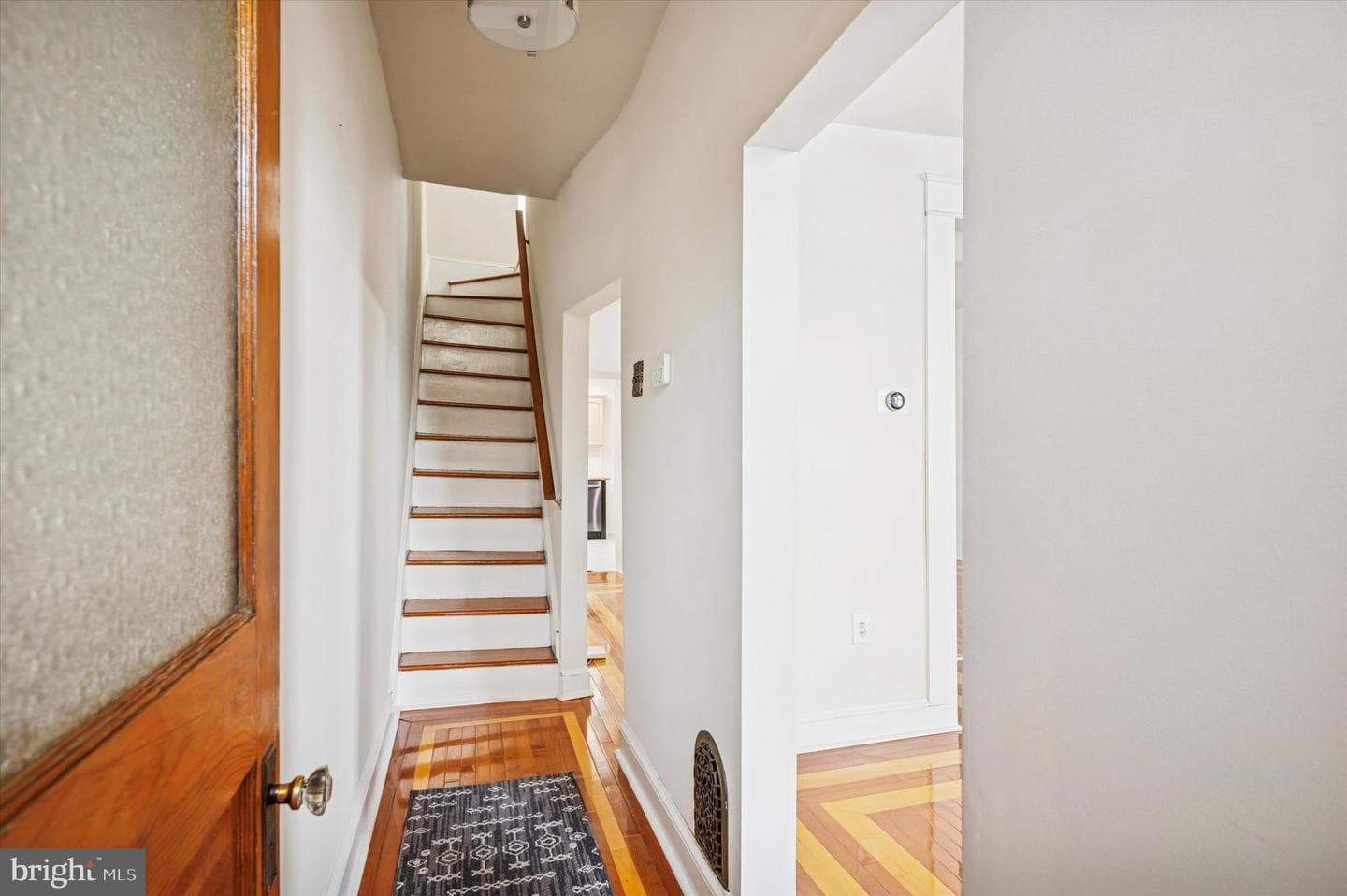 2038 Fairmount Avenue photo 9