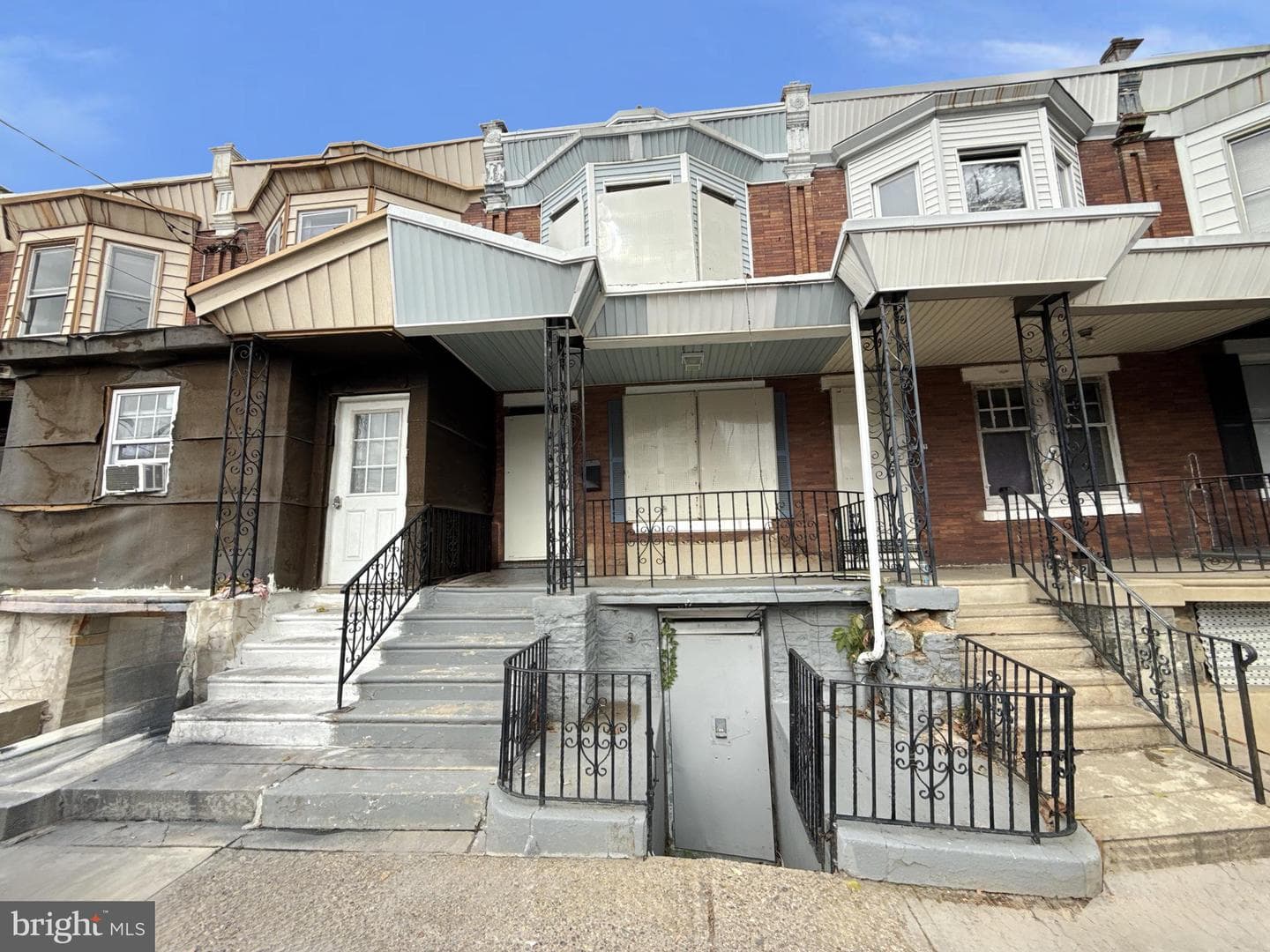 6023 Race Street photo 2