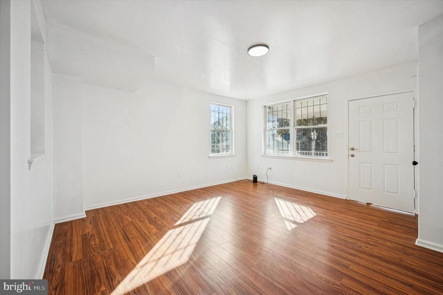 1817 Wilmot Street photo 2