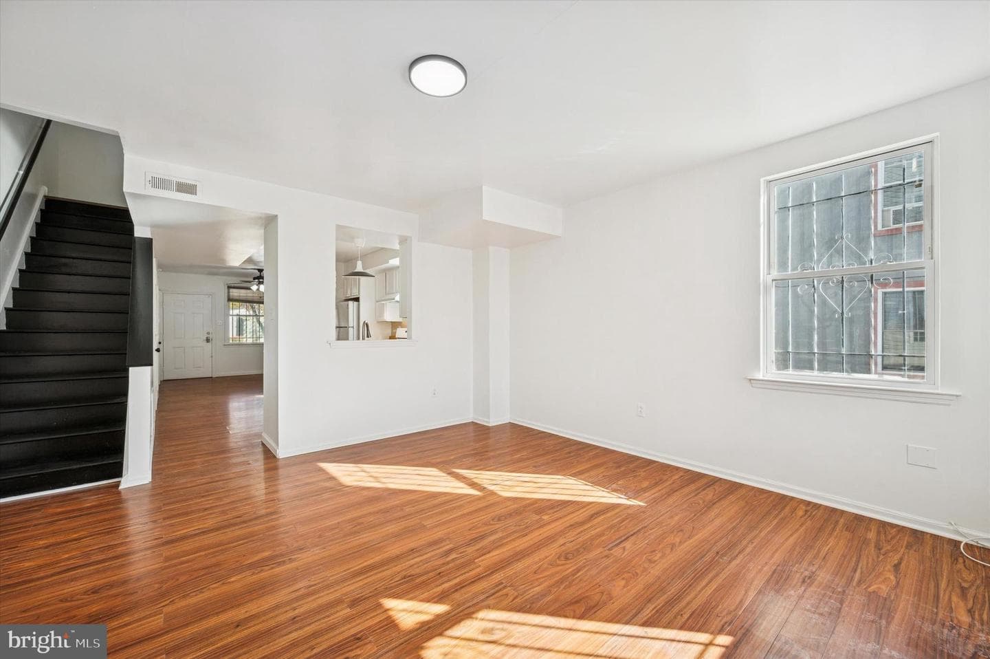 1817 Wilmot Street photo 3