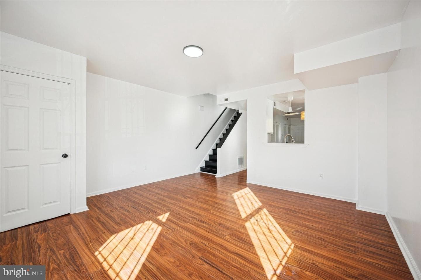 1817 Wilmot Street photo 4