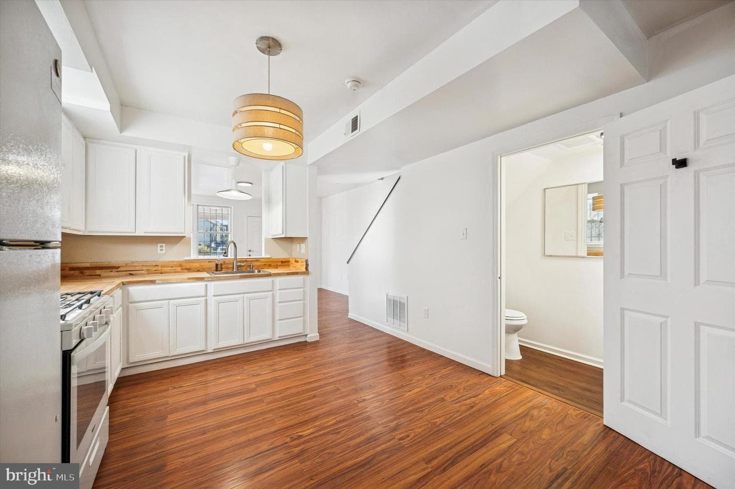 1817 Wilmot Street photo 7