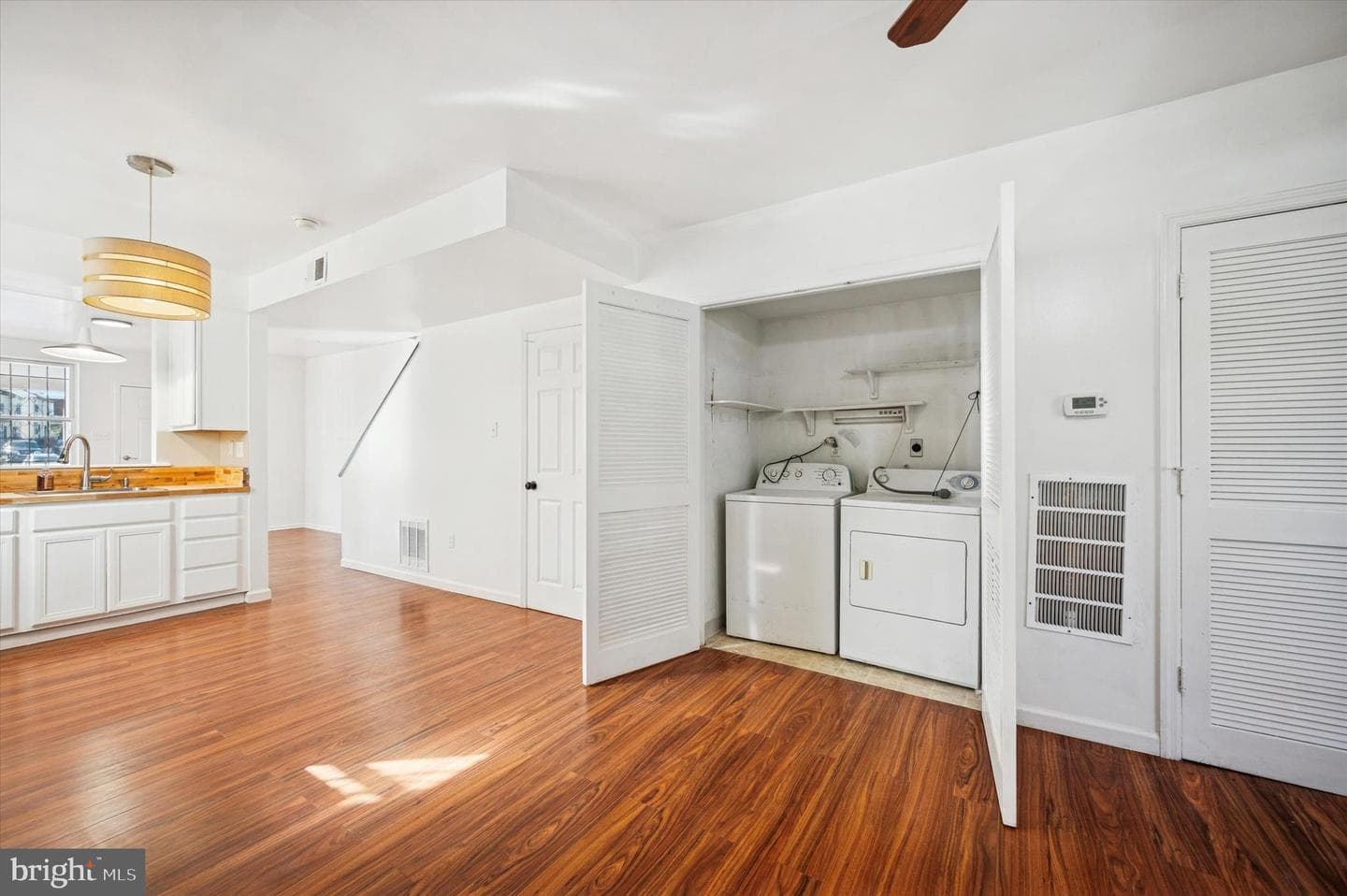 1817 Wilmot Street photo 9