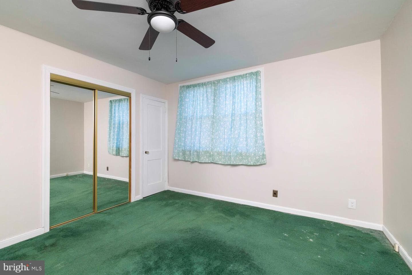226 Benner Street photo 10