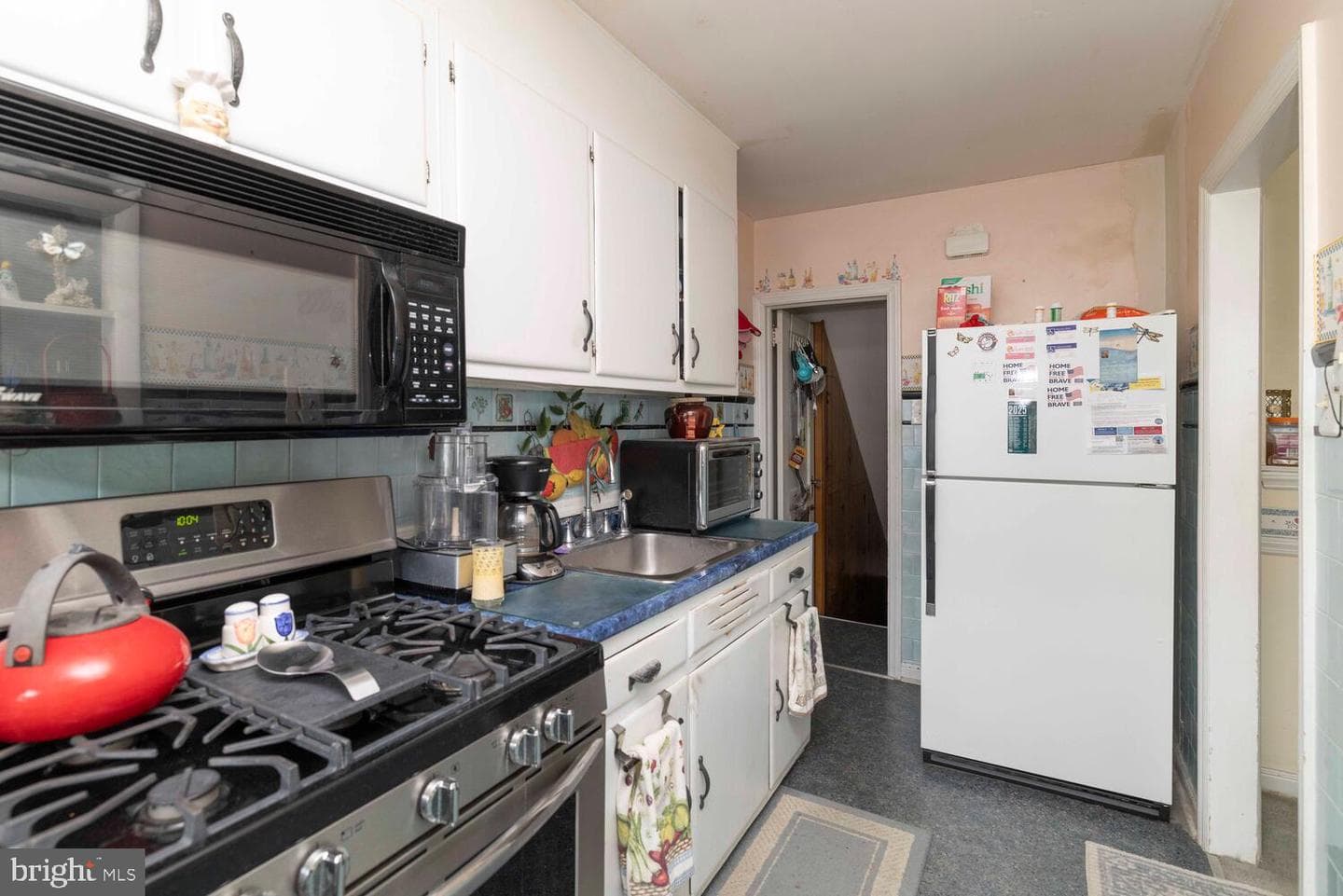226 Benner Street photo 20