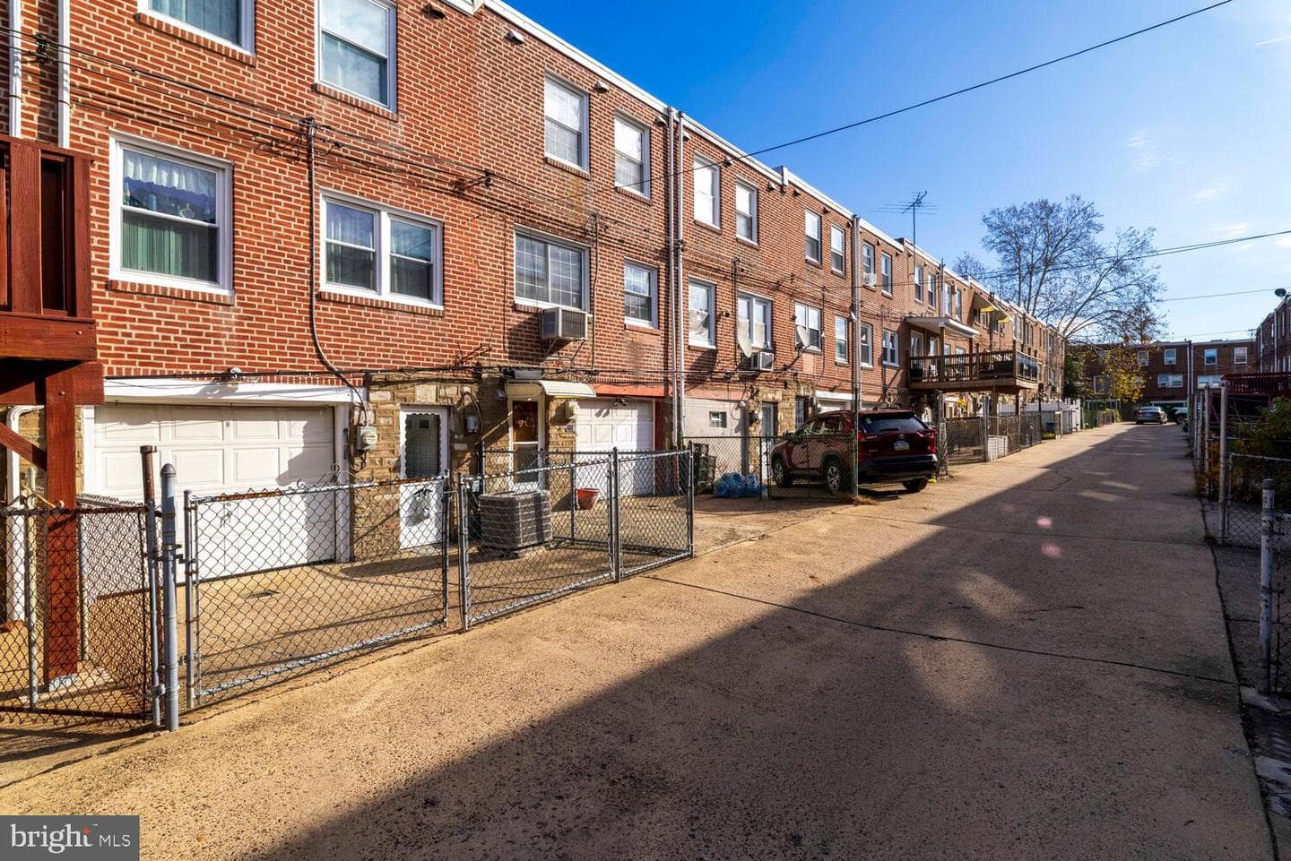 226 Benner Street photo 9