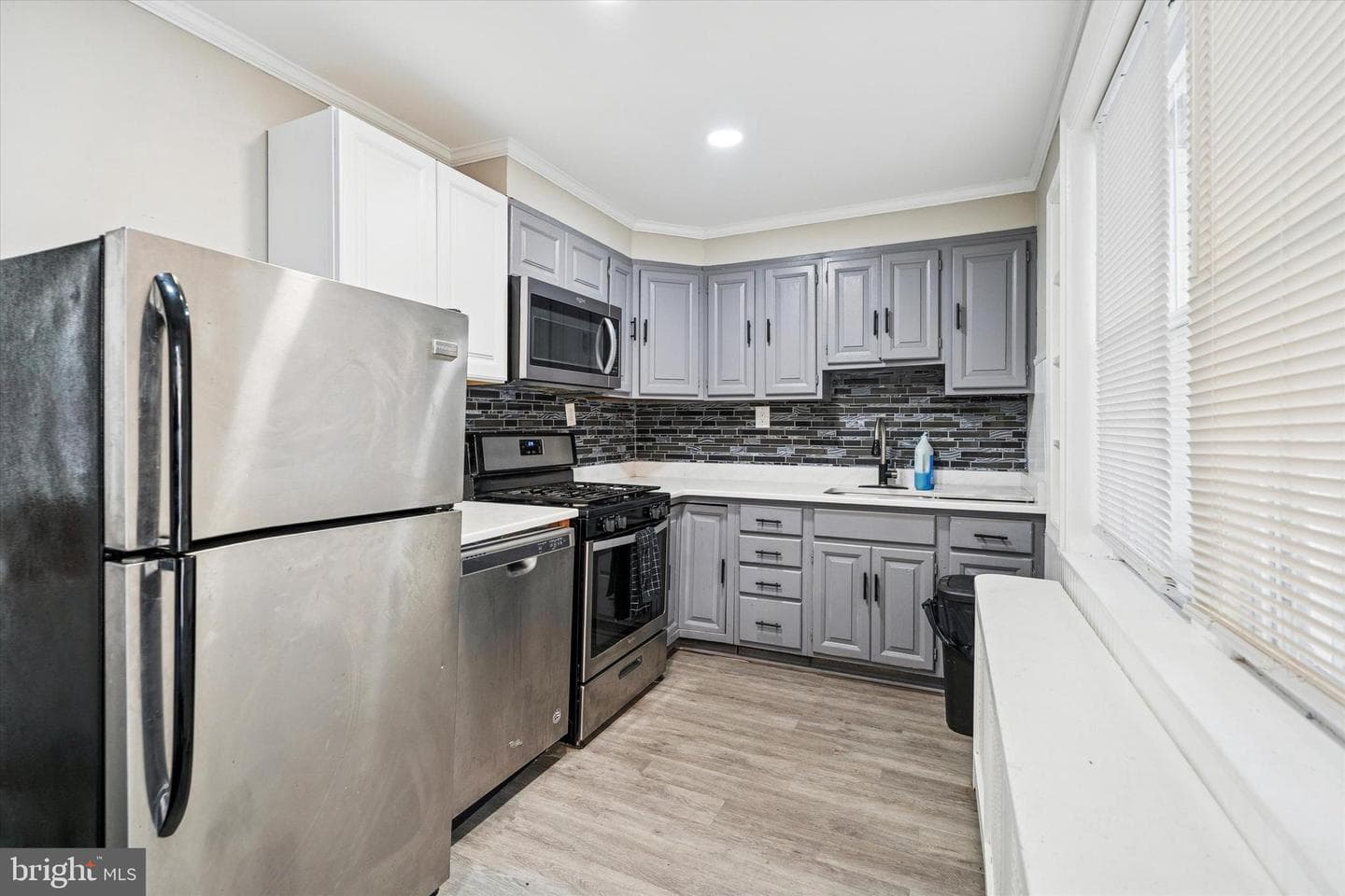 352 Carson Street photo 12
