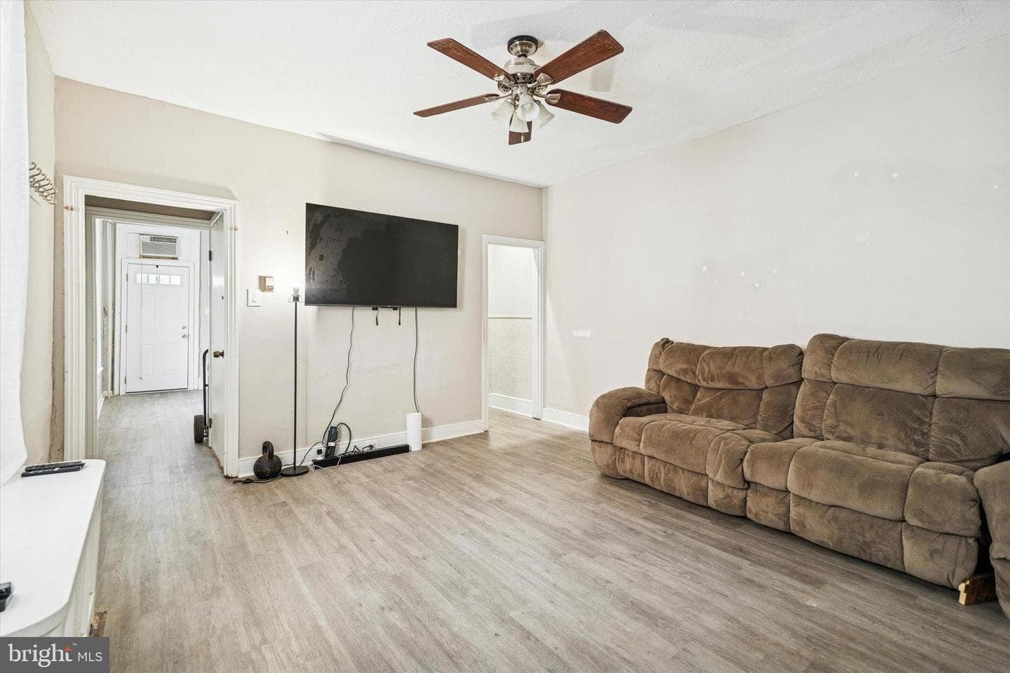 352 Carson Street photo 6