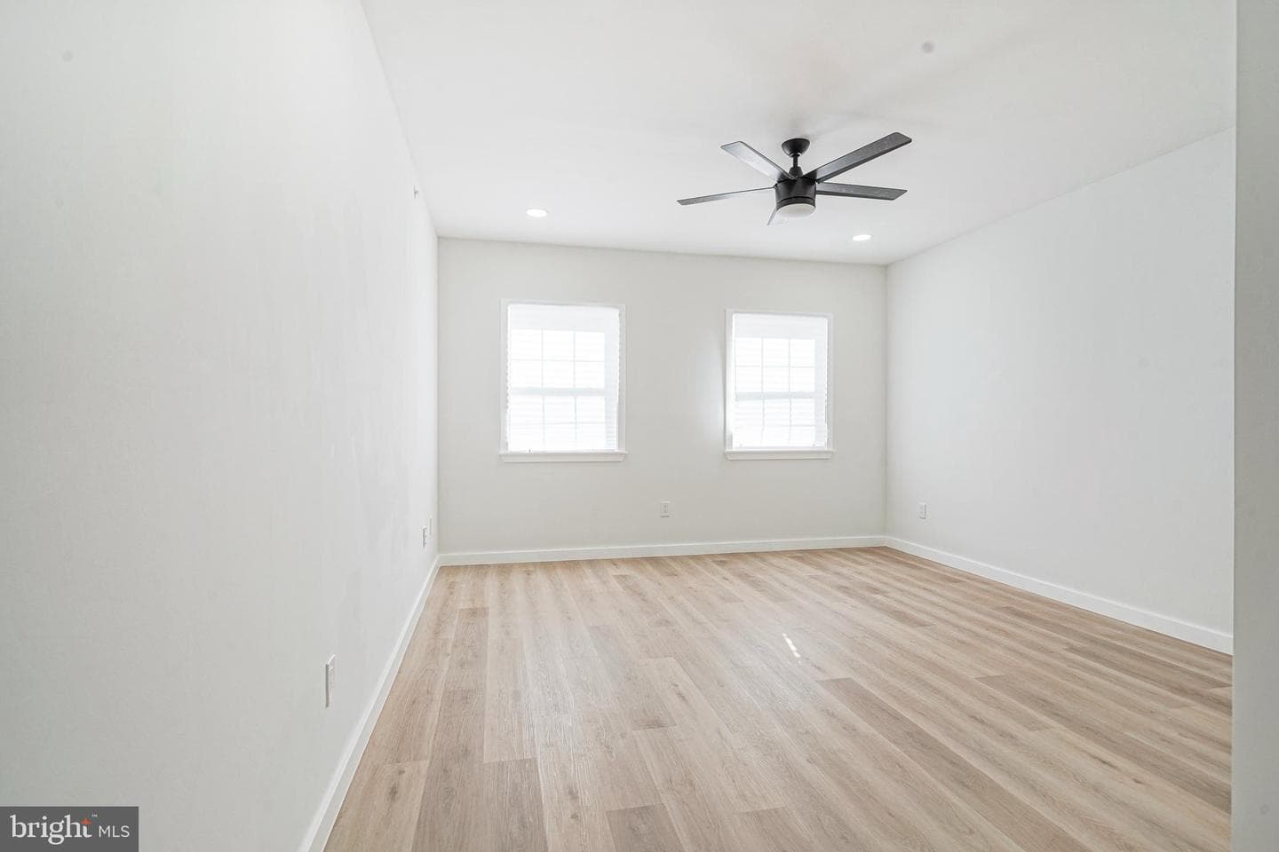 1145 Tasker Street photo 31