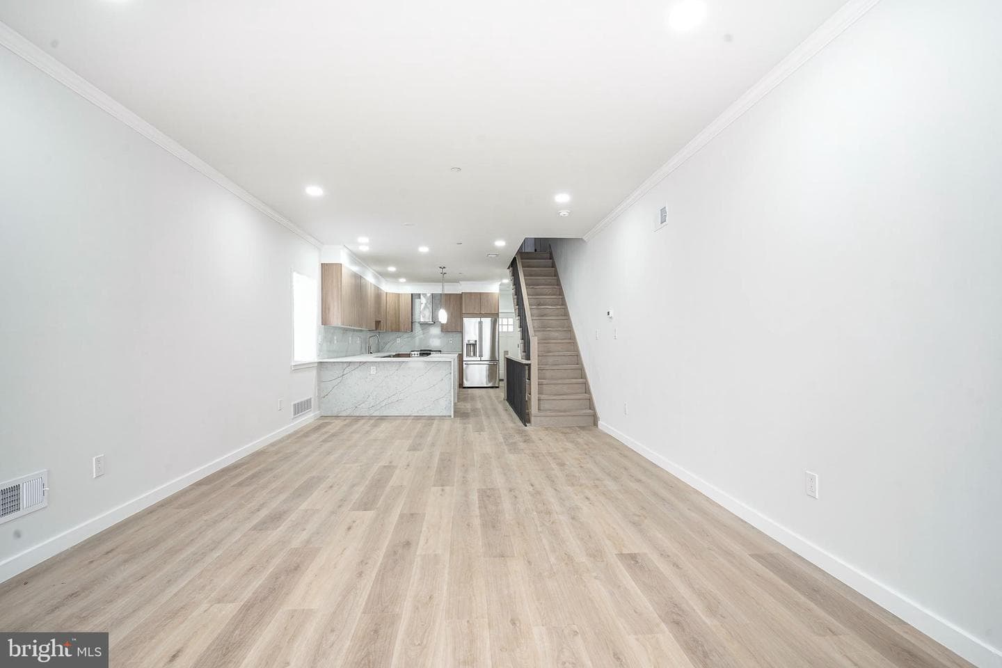 1145 Tasker Street photo 4