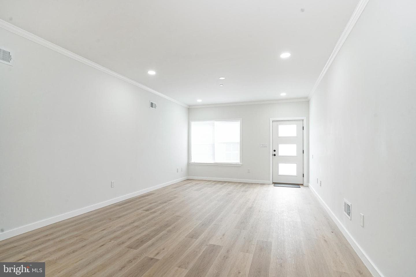 1145 Tasker Street photo 5