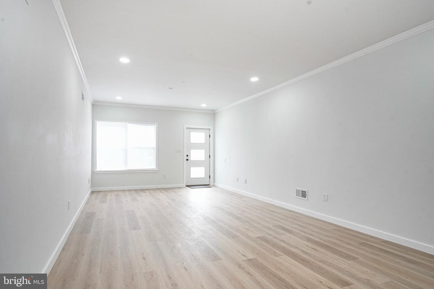 1145 Tasker Street photo 6
