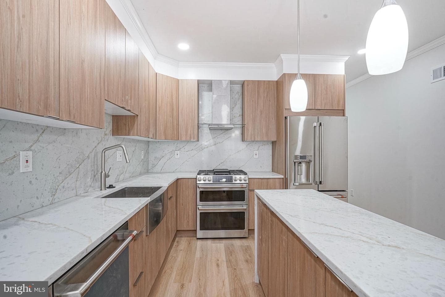 1145 Tasker Street photo 9