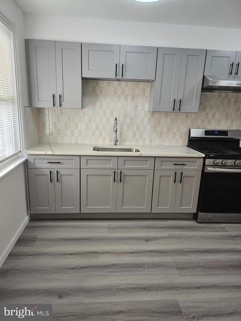 7039 Kindred Street photo 5