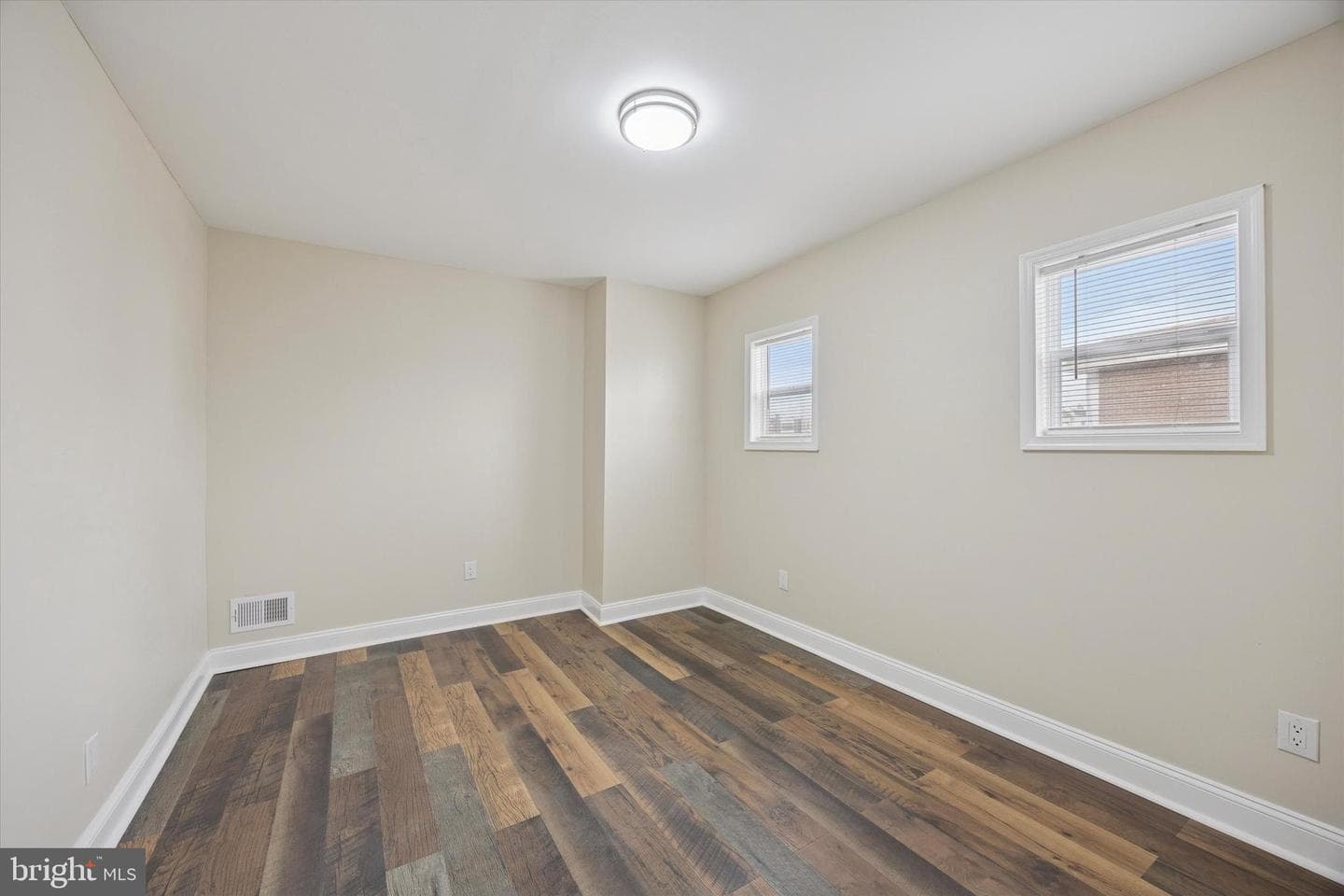 2604 S Berbro Street photo 10