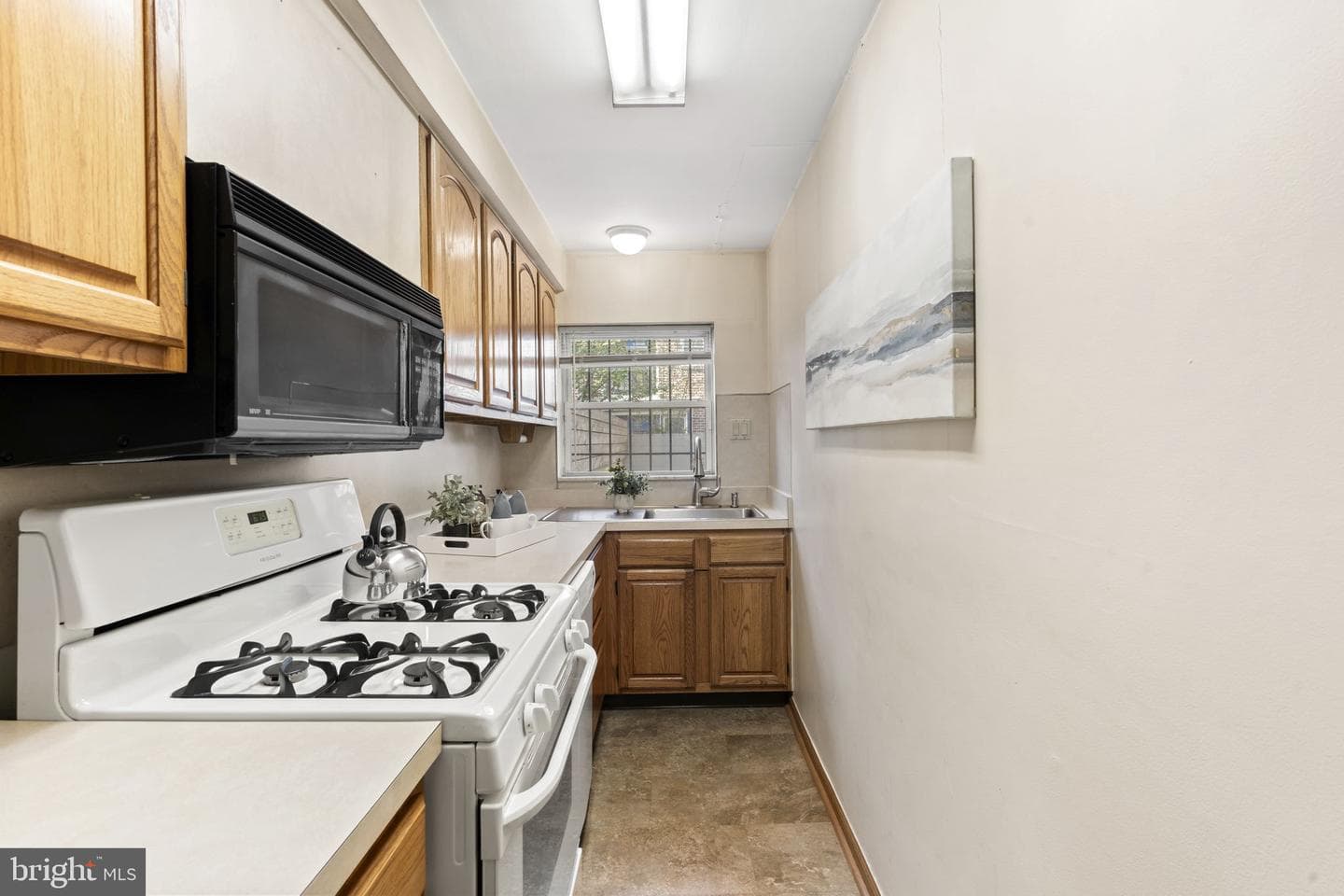 607 Catharine Street photo 14