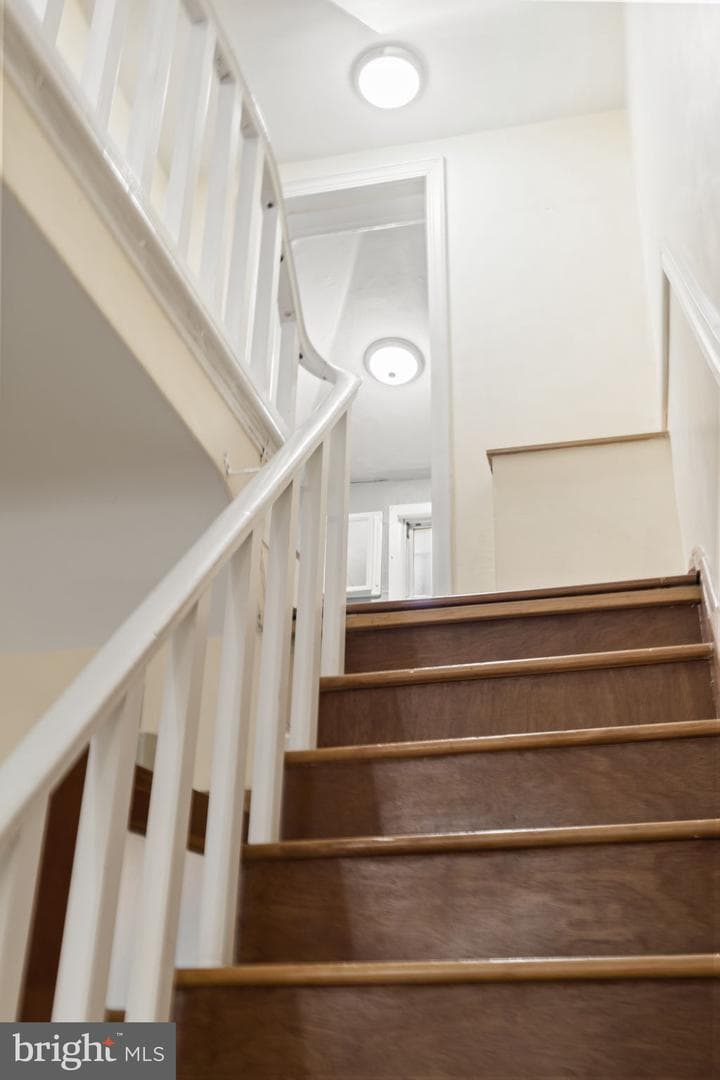 607 Catharine Street photo 16