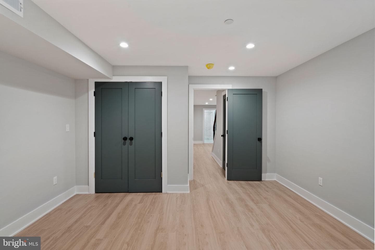 1125 Crease Street photo 25