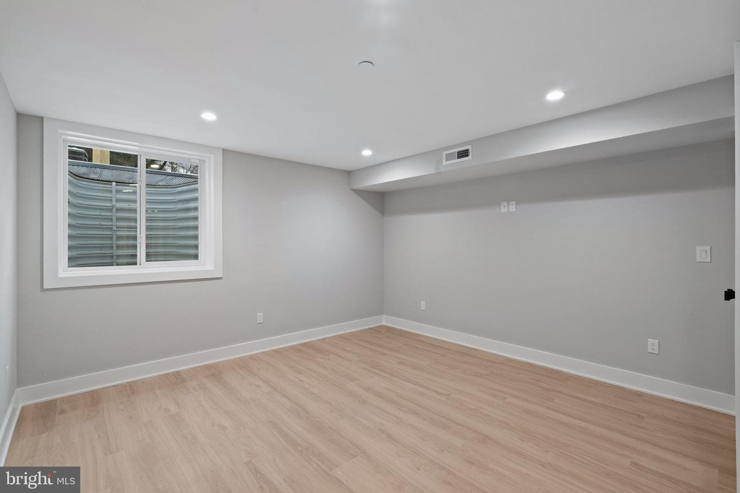 1125 Crease Street photo 26