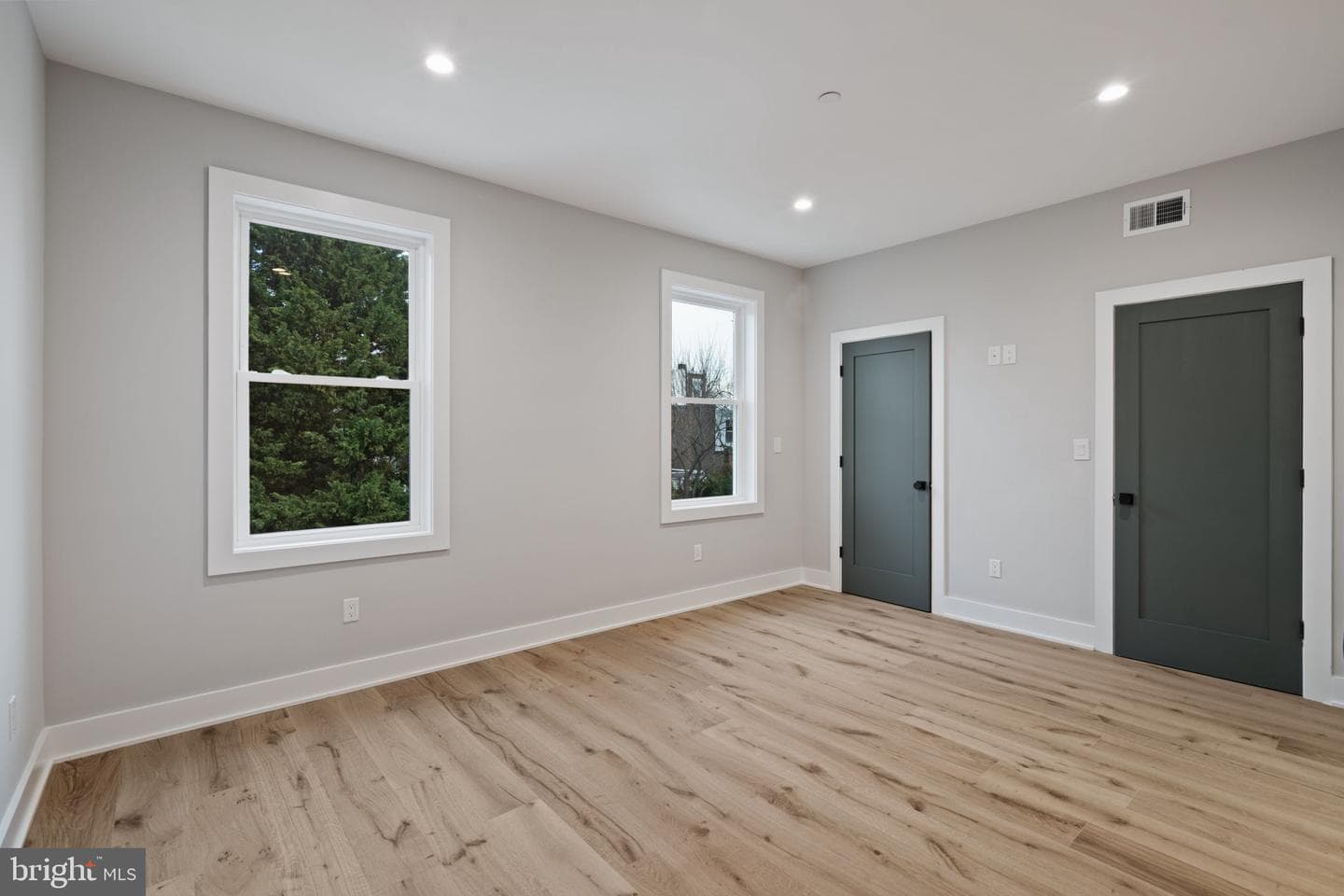 1125 Crease Street photo 28