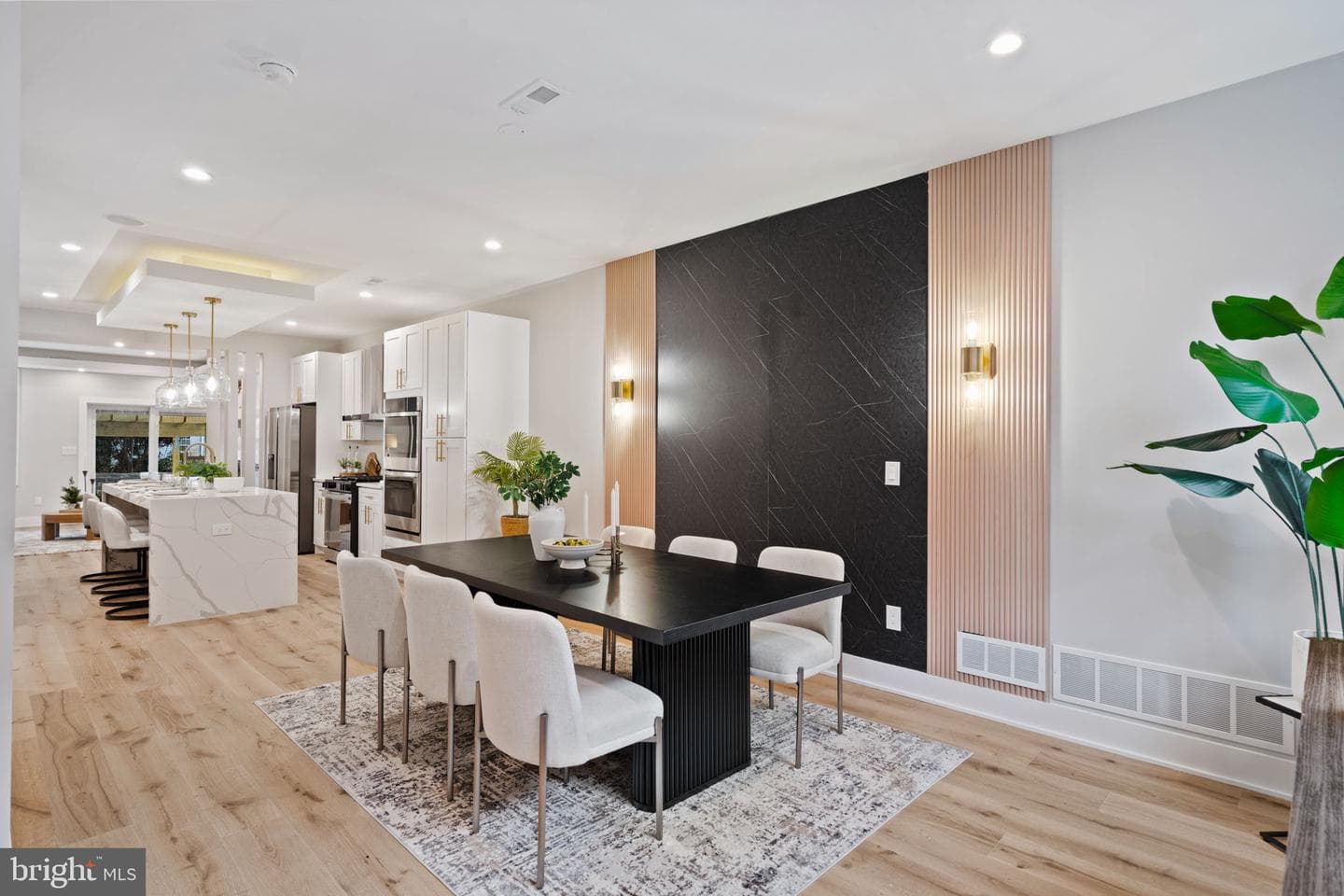 1125 Crease Street photo 3