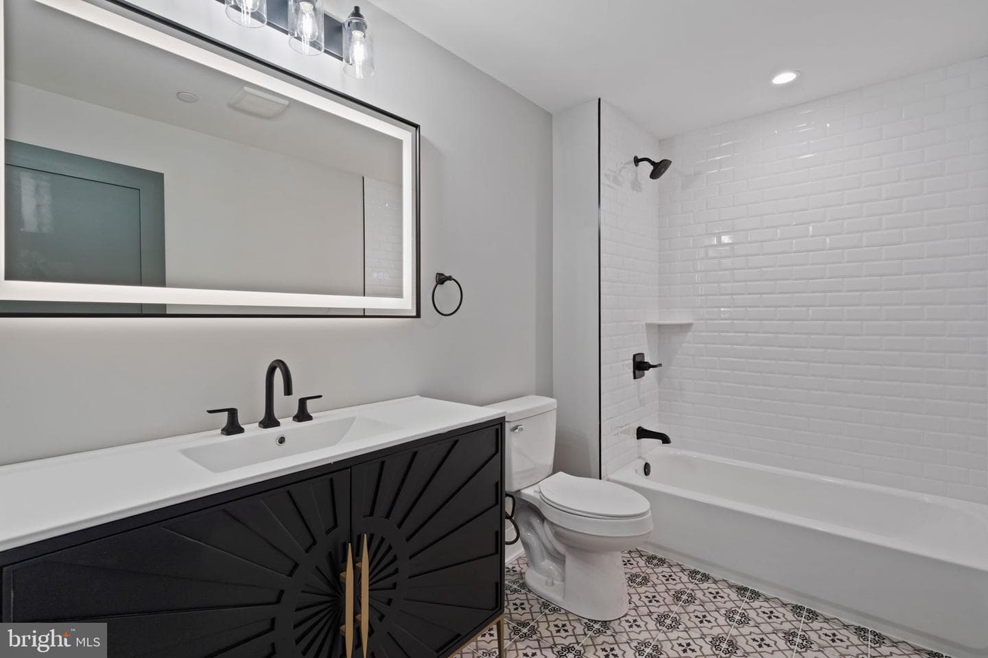1125 Crease Street photo 30