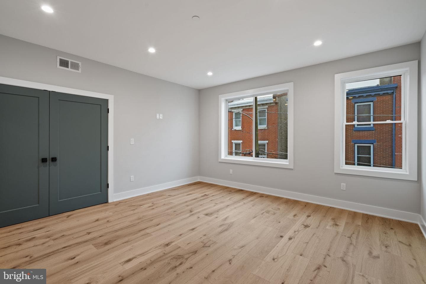 1125 Crease Street photo 31