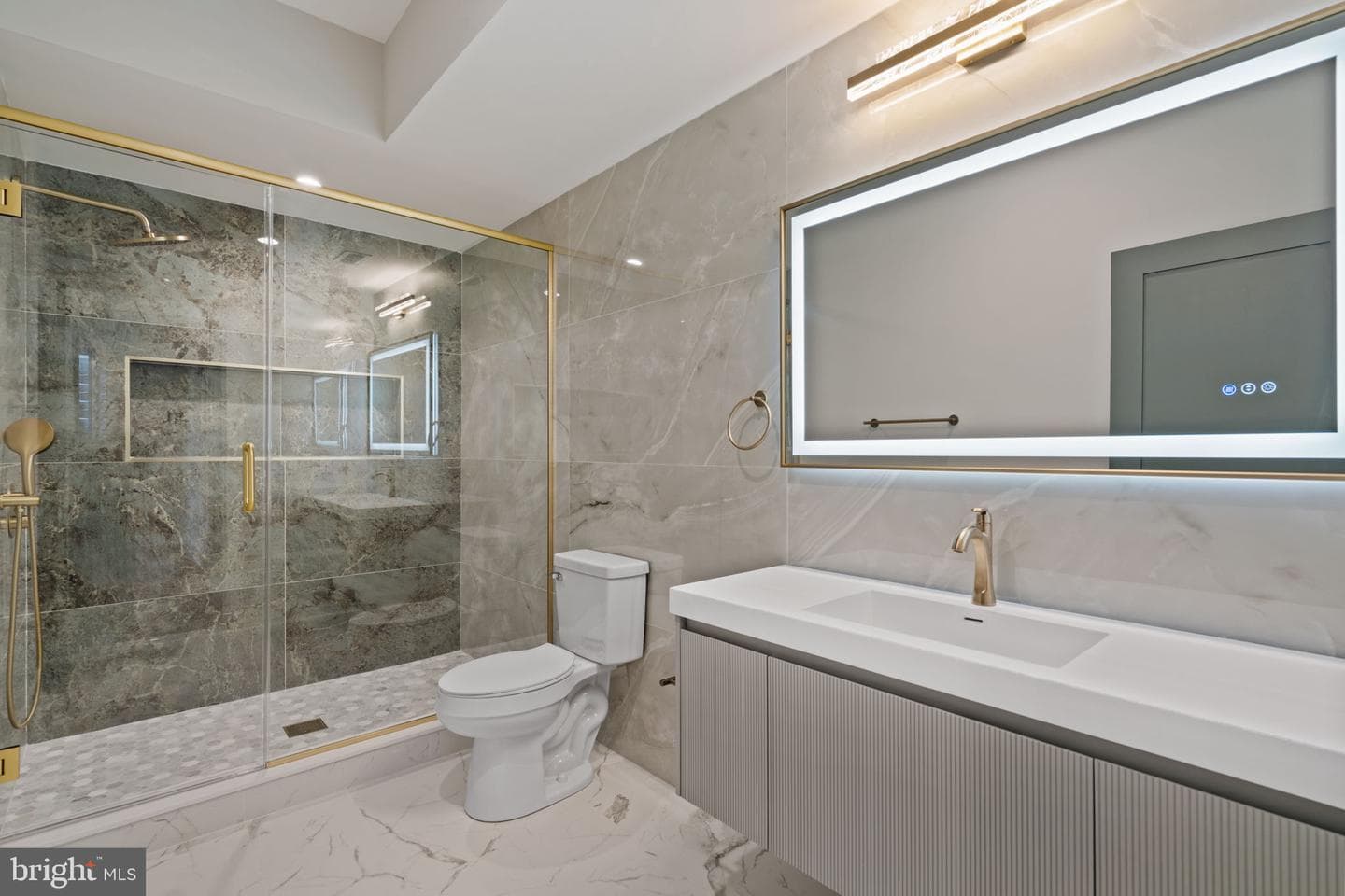 1125 Crease Street photo 33