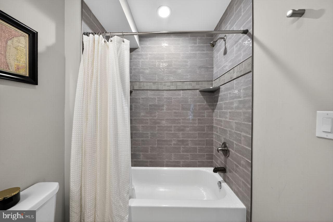 2247 Wilder Street photo 18