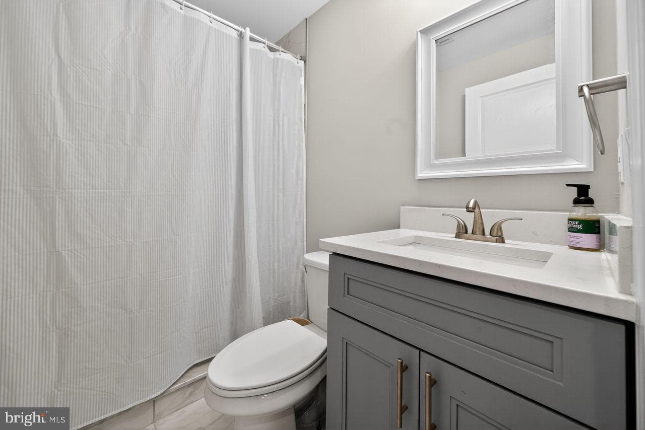 2247 Wilder Street photo 32