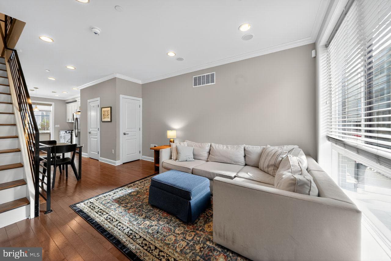 2247 Wilder Street photo 4