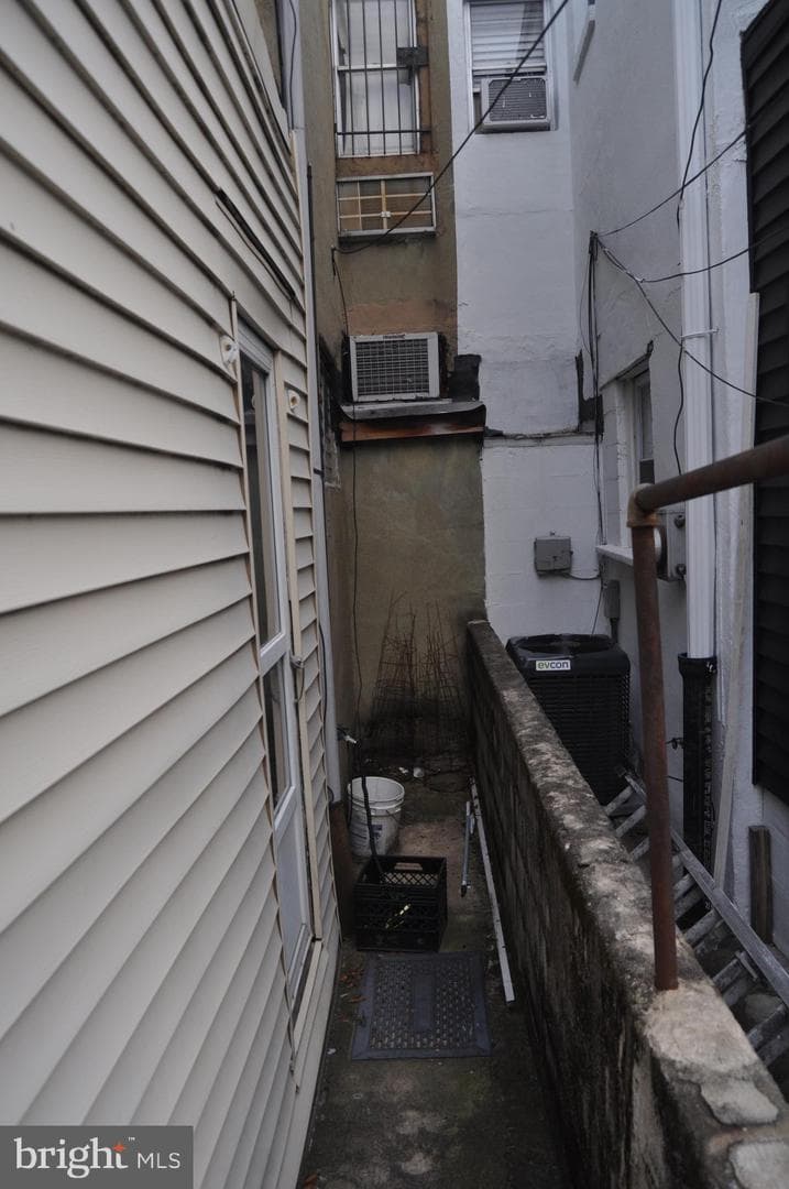 2630 S Hutchinson Street photo 29