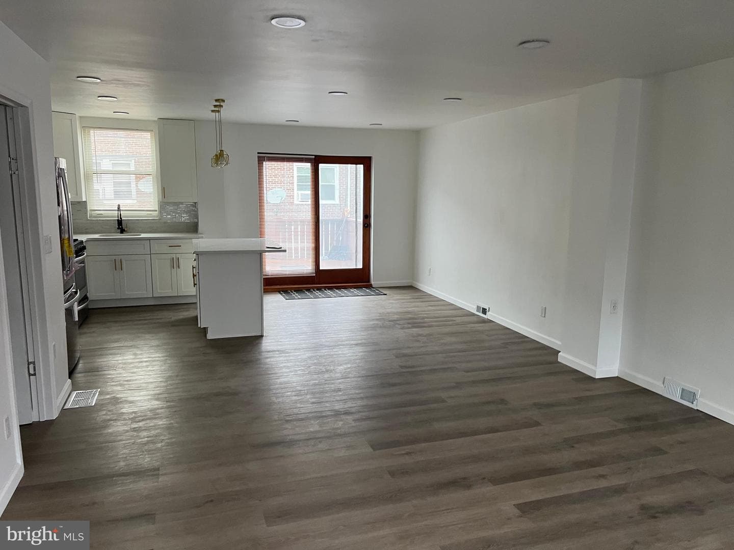 1323 Hale Street photo 1