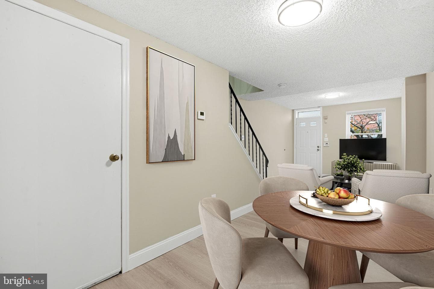 1519 W Thompson Street photo 6