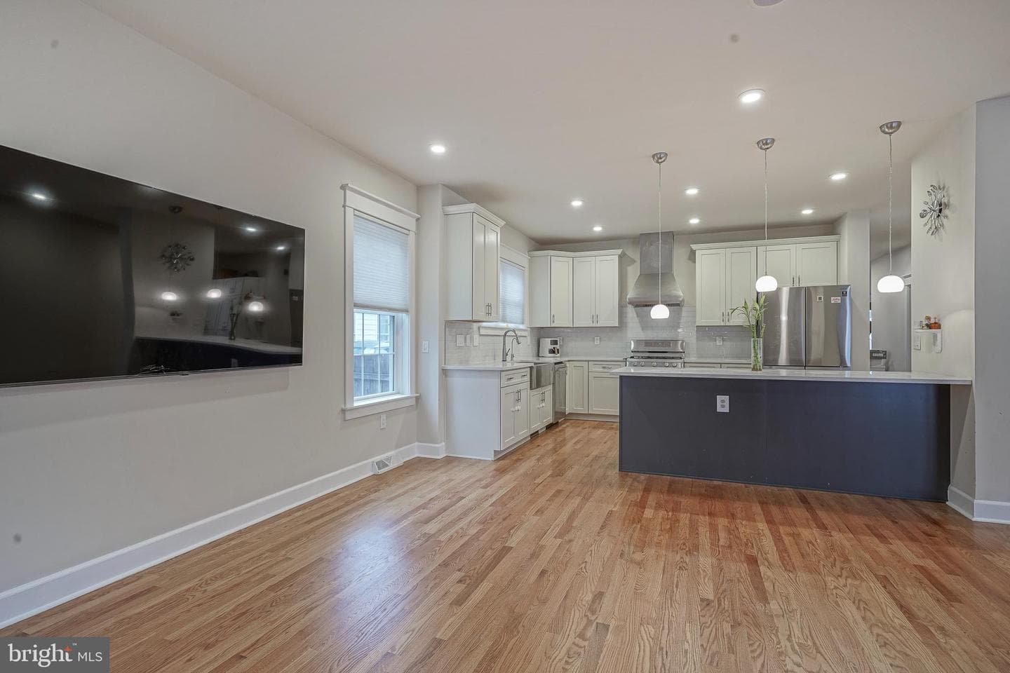 538 Leverington Avenue #c photo 11