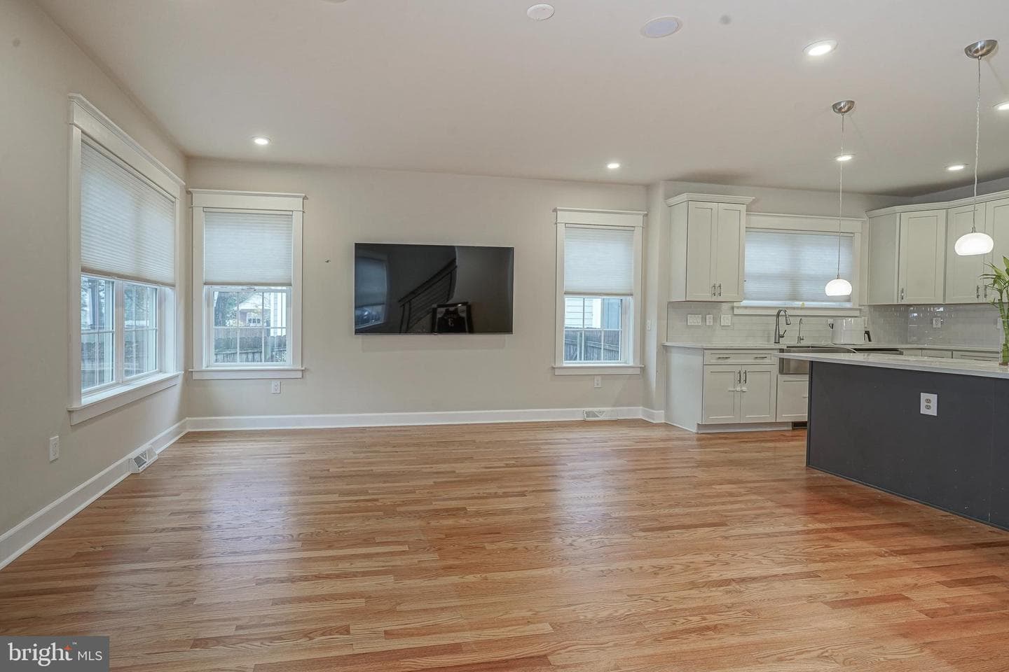 538 Leverington Avenue #c photo 13
