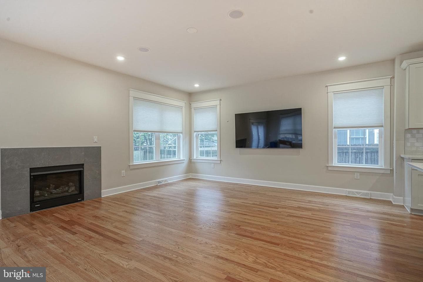 538 Leverington Avenue #c photo 15