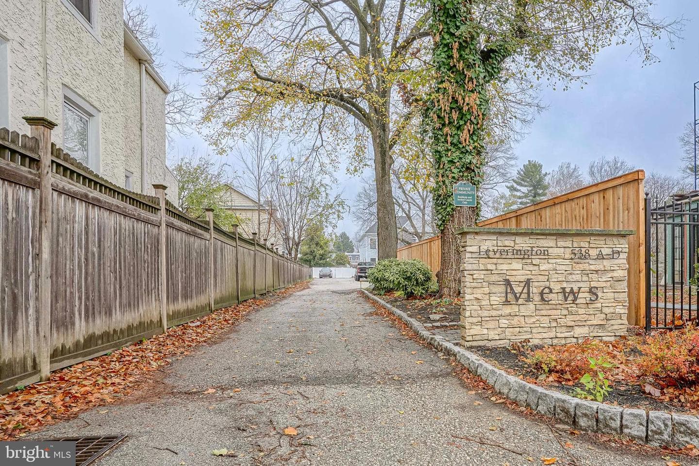 538 Leverington Avenue #c photo 2